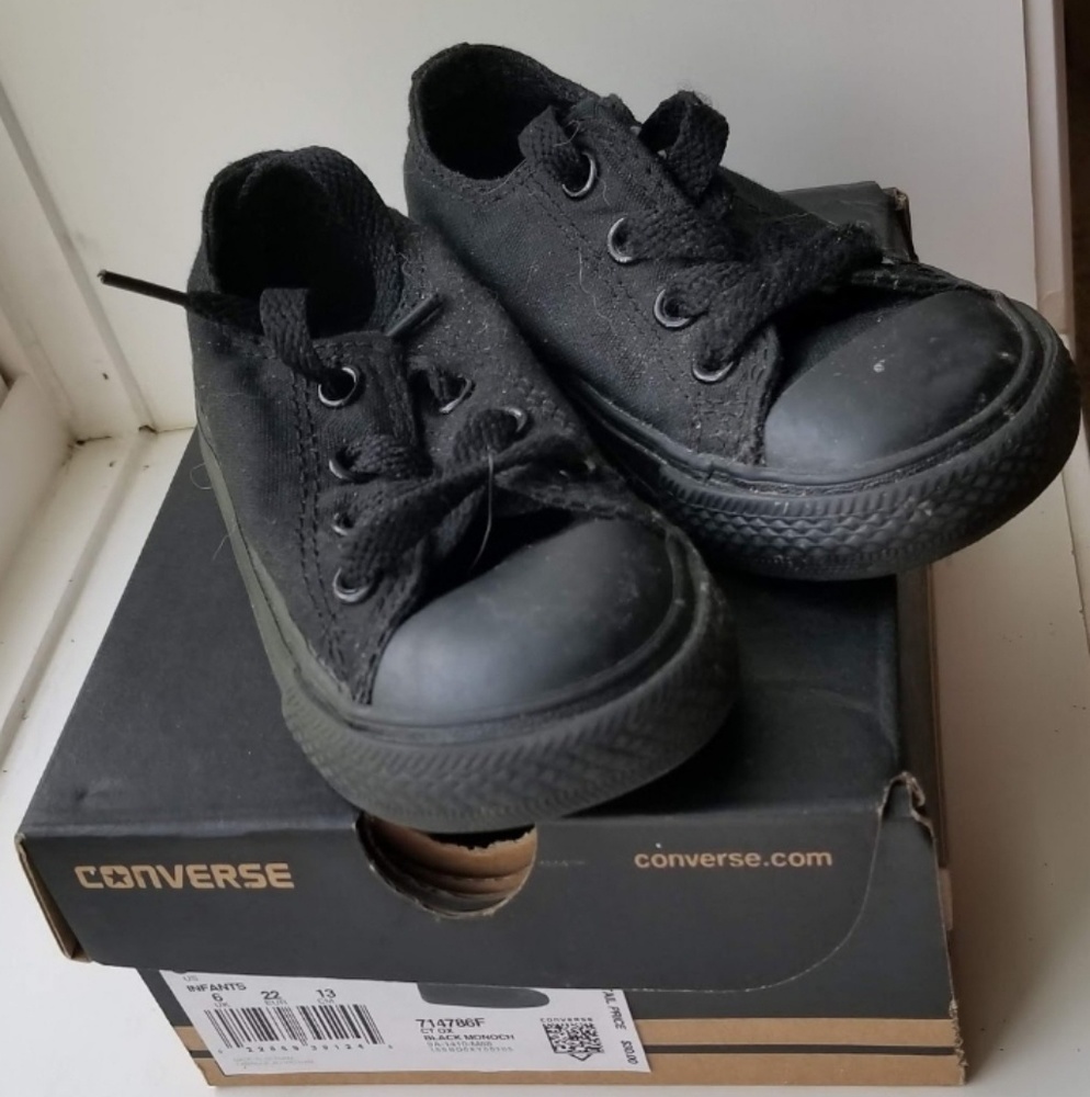 Kids black Converse